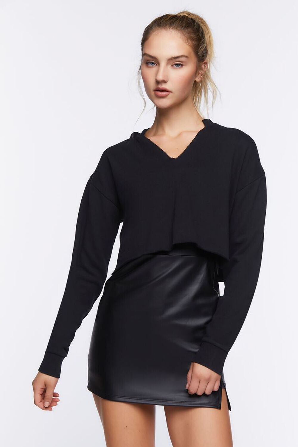 

Укороченный пуловер Active Raw Cut Forever 21, черный