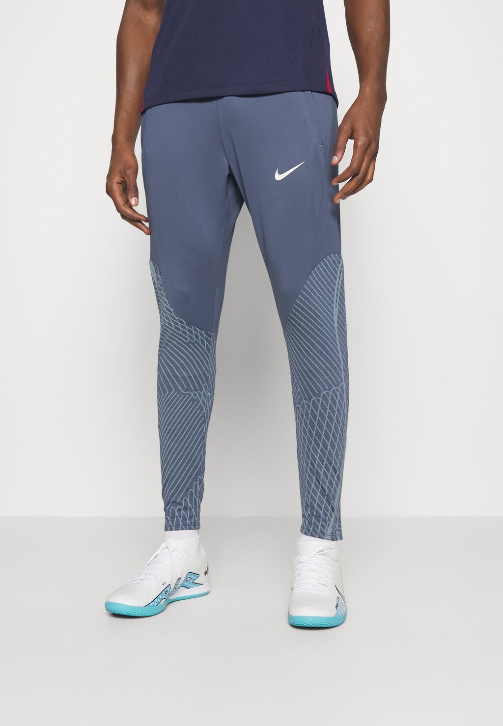 

Спортивные брюки Nike