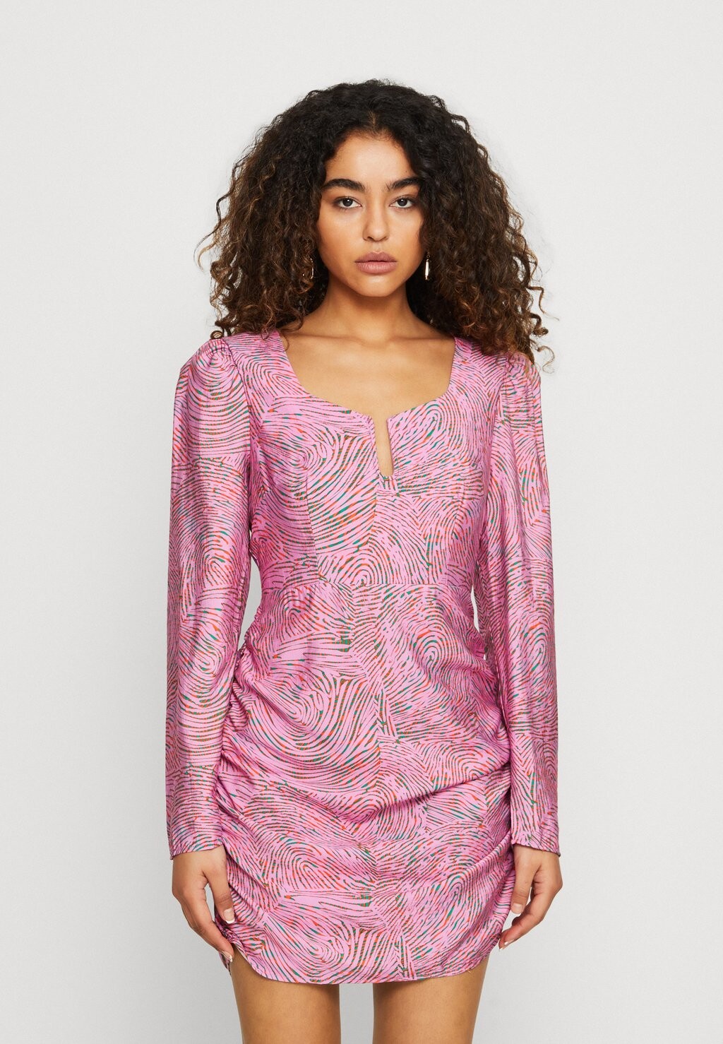 

Коктейльное платье Vero Moda
