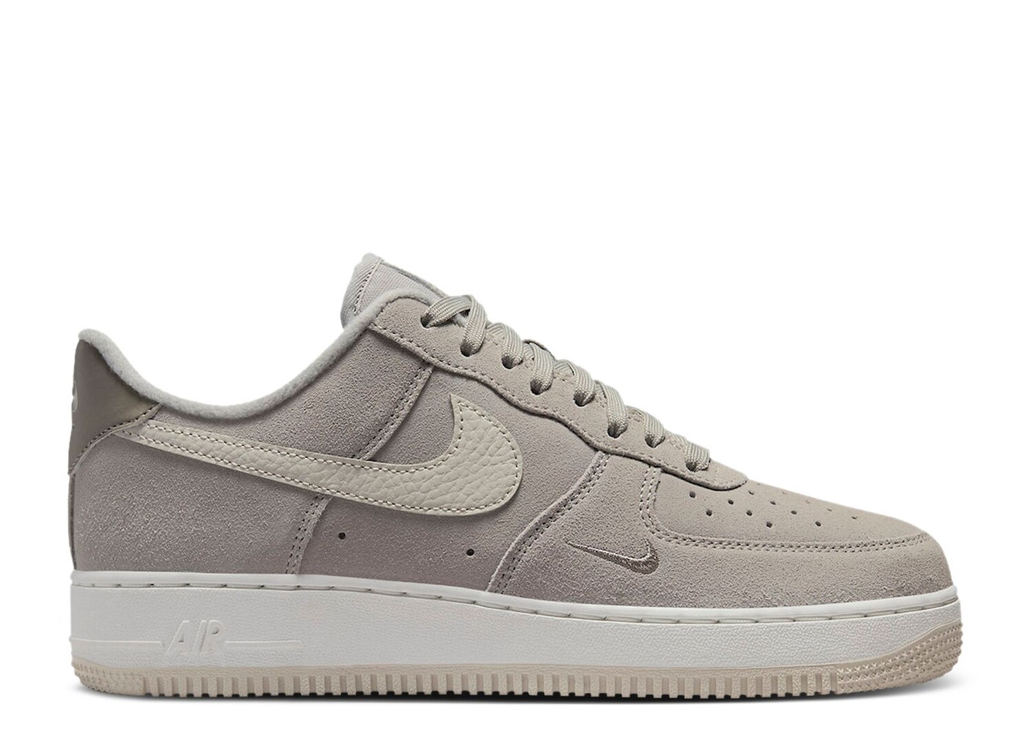 

Кроссовки Nike Wmns Air Force 1 Low '07 'Light Iron Ore', серый