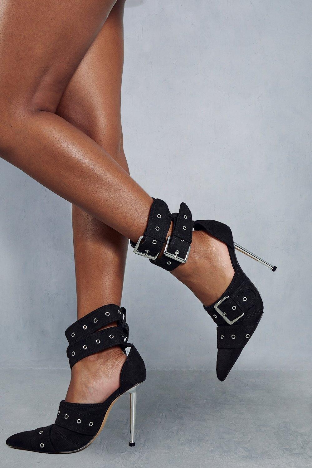 

Туфли на каблуке с двойным ремешком и пряжкой MISSPAP, черный