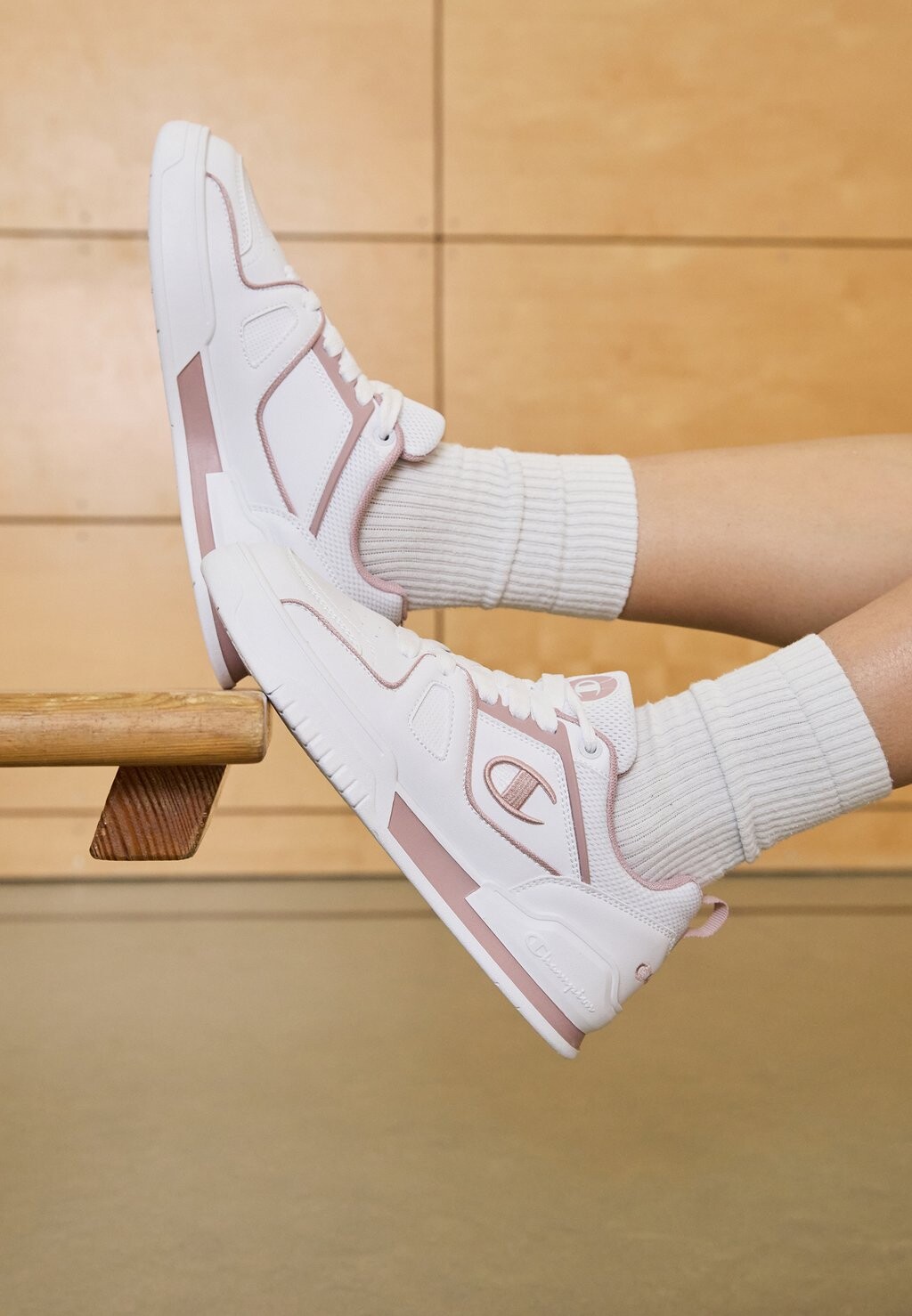 

Баскетбольные кроссовки 3 POINT LOW Champion, цвет white/mauve