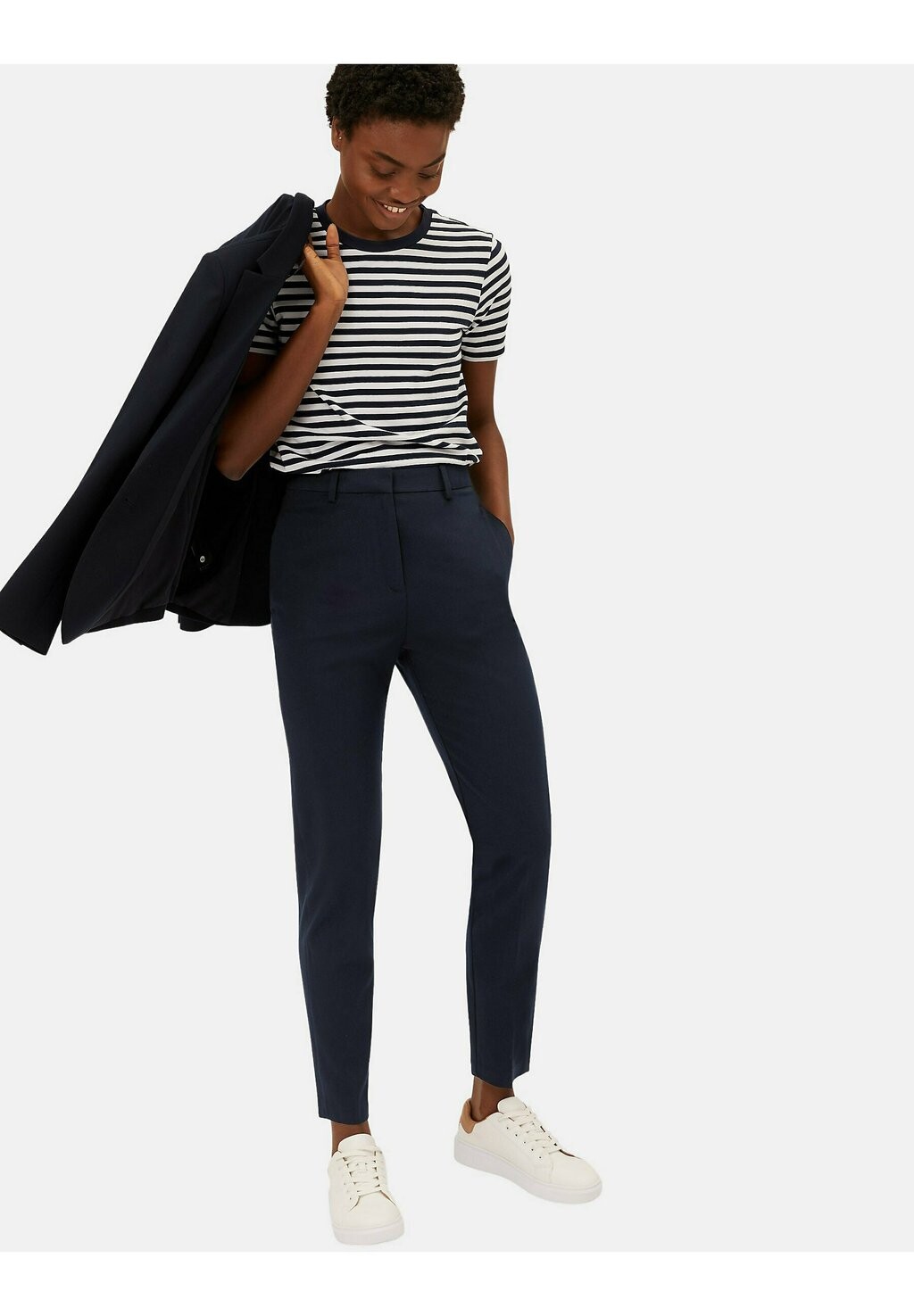 

Брюки SLIM FIT ANKLE GRAZER WITH STRETCH Marks & Spencer, темно-синий