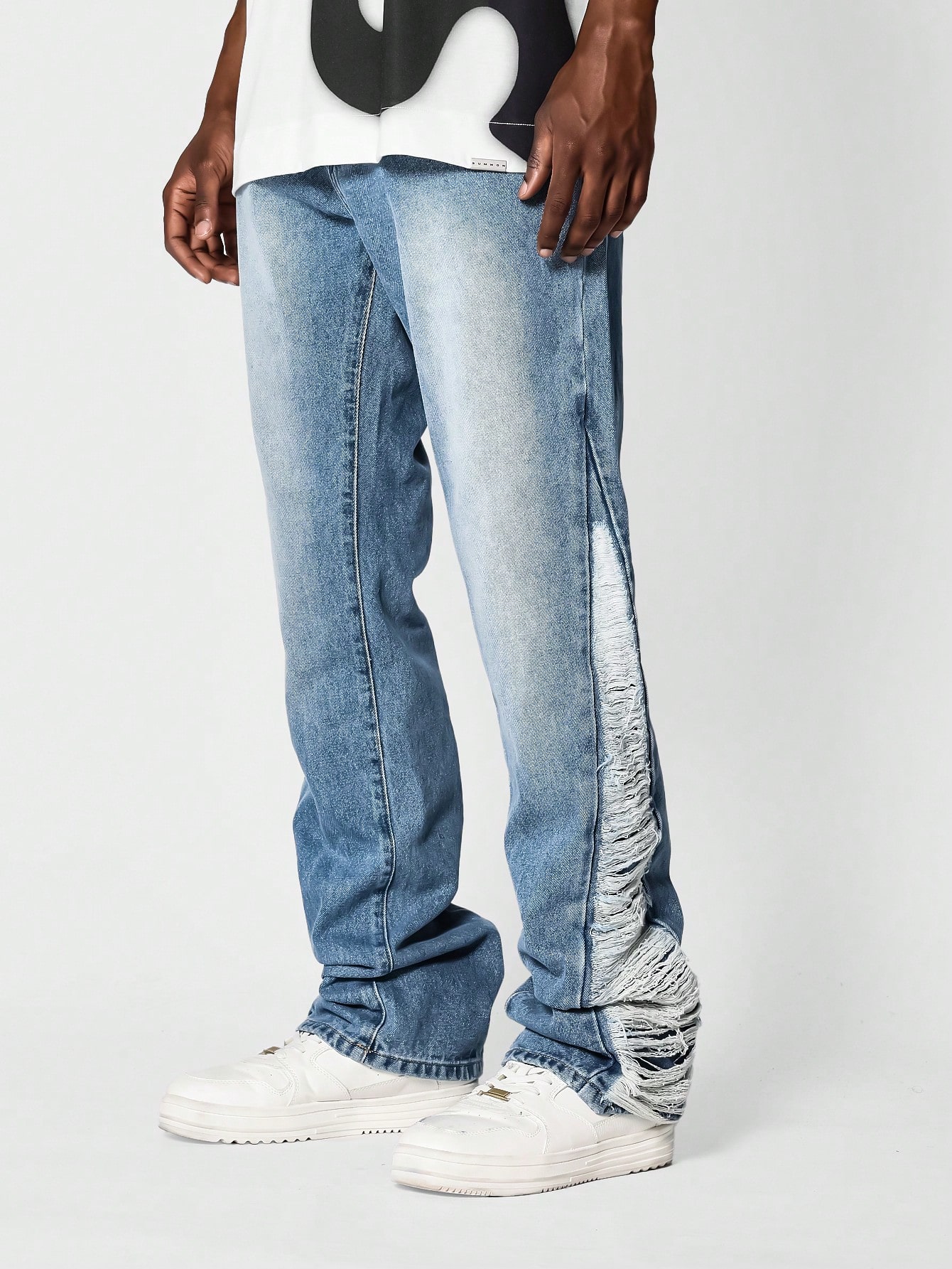 Расклешенные джинсы SUMWON с потертостями по бокам, синий джинсы с потертостями 40 размер новые
