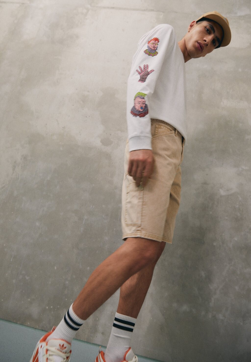 

Джинсовые шорты Volcom