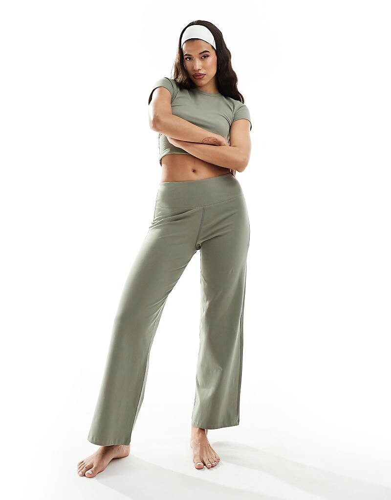 

ASOS 4505 – Studio – Мягкие широкие танцевальные брюки оливкового цвета