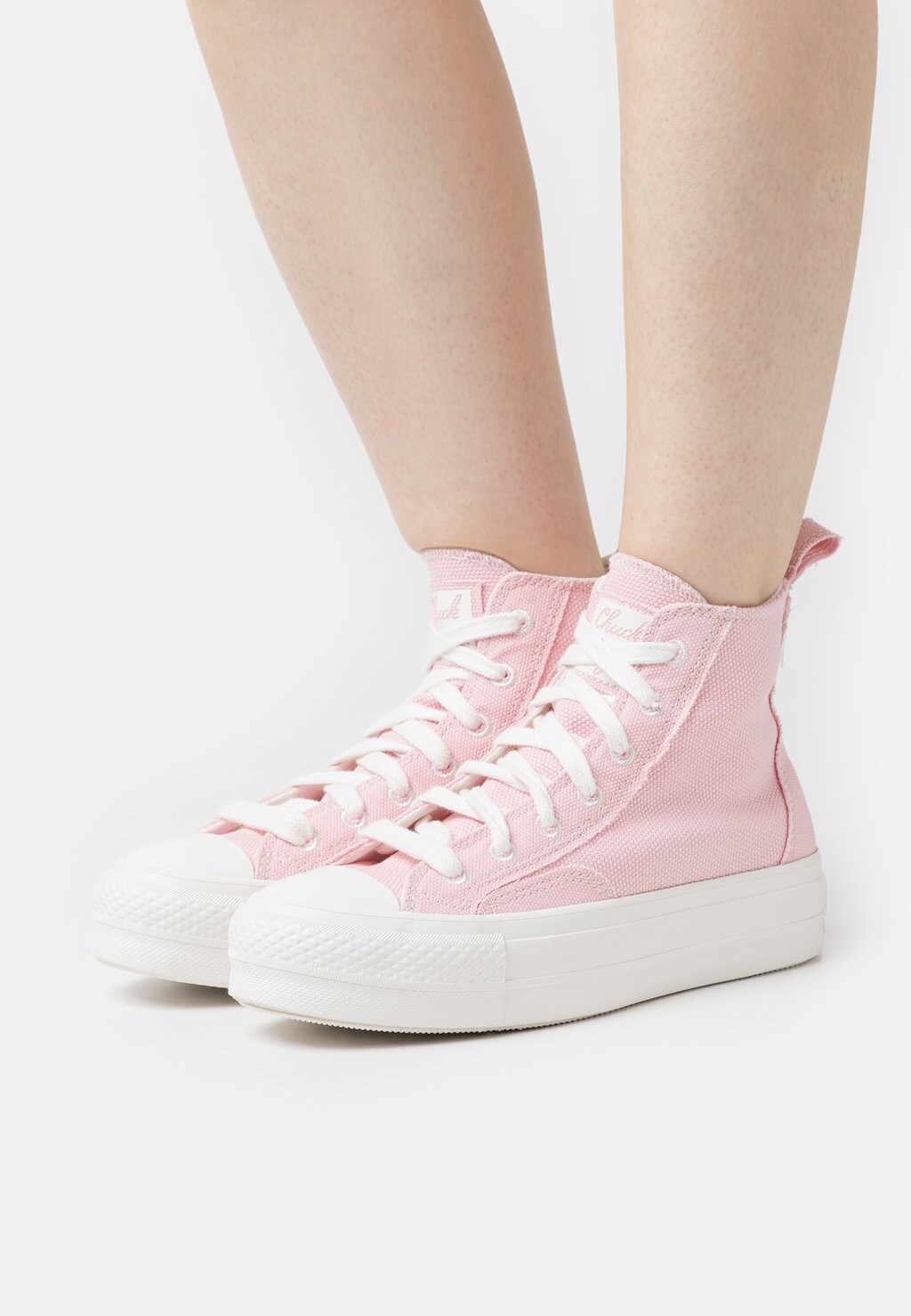 

Высокие кроссовки Converse
