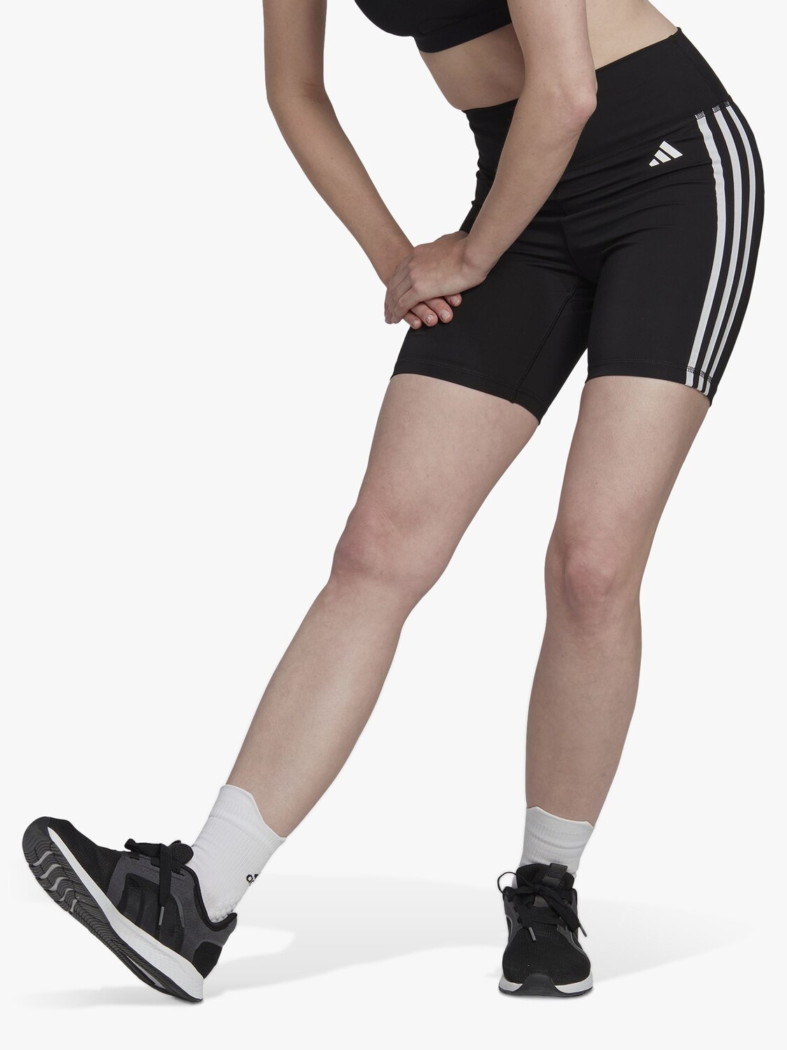 

Спортивные шорты с 3 полосками adidas Designed To Move, черные