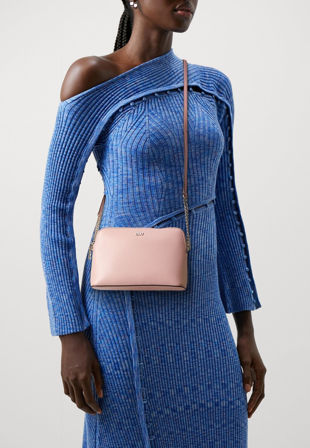 

Сумка через плечо BRYANT DOME CROSSBODY DKNY, цвет cameo