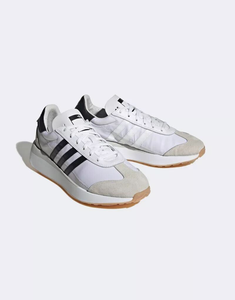 

Белые кроссовки adidas Country XLG adidas Originals