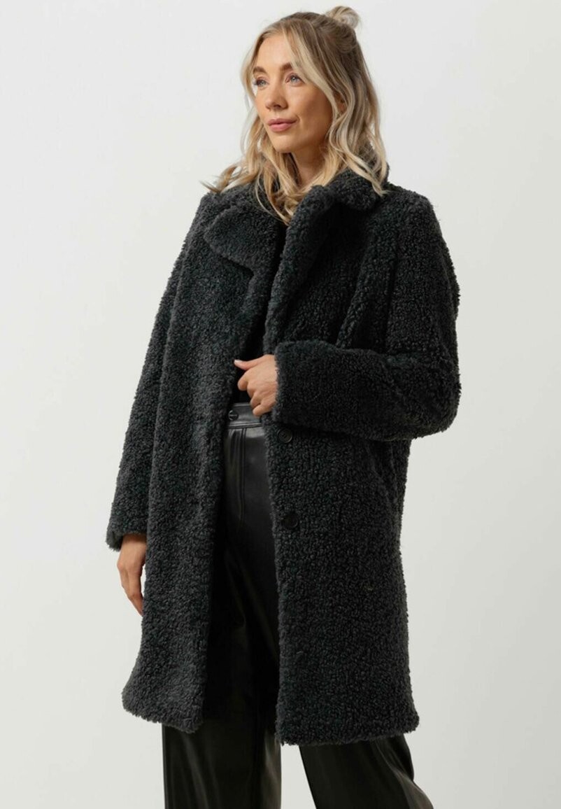 

Зимнее пальто Giacomo the Jacket