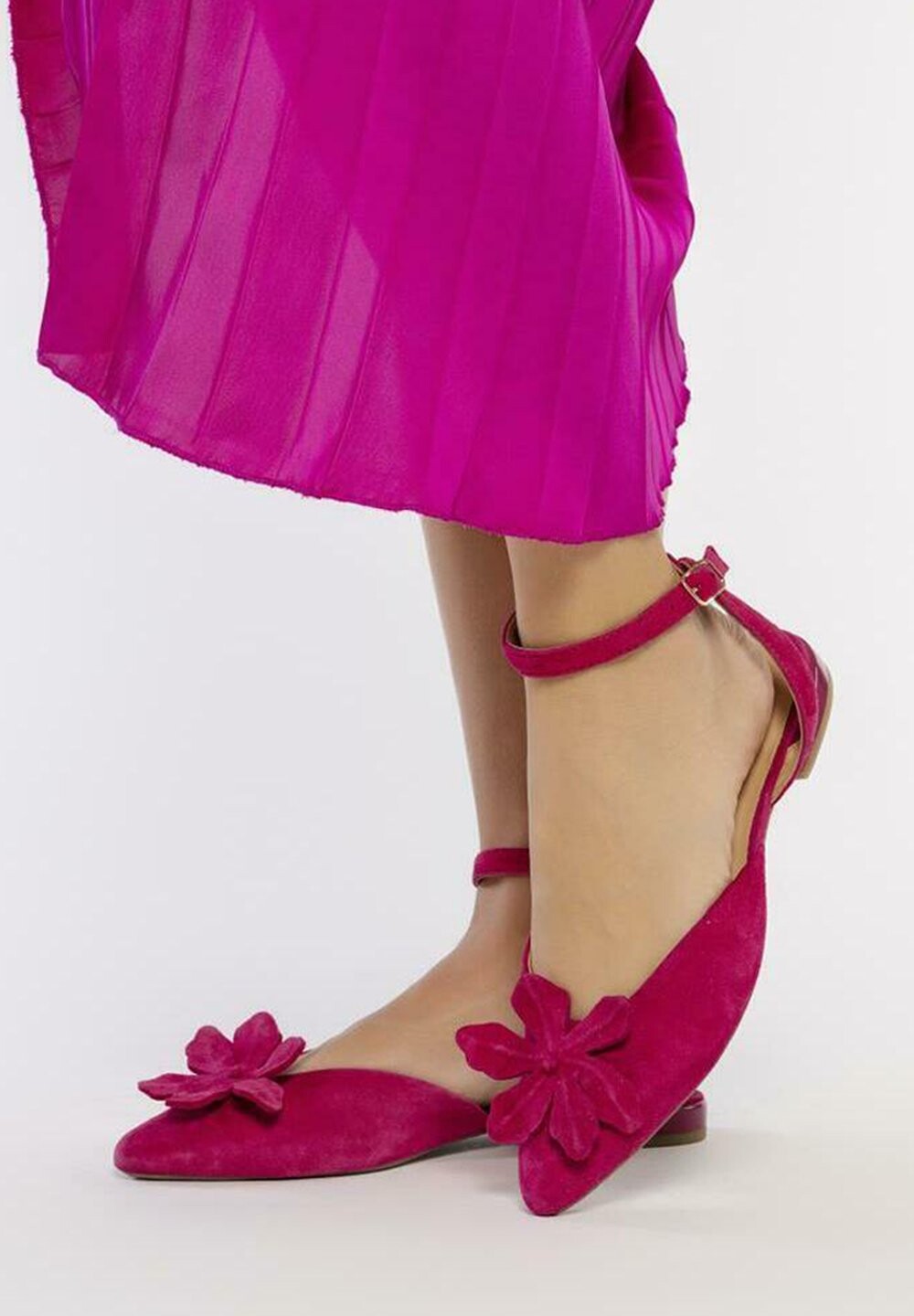 

Балетки с ремешком Fuchsia Detalle De Flor Howey Gioseppo, цвет fuxia