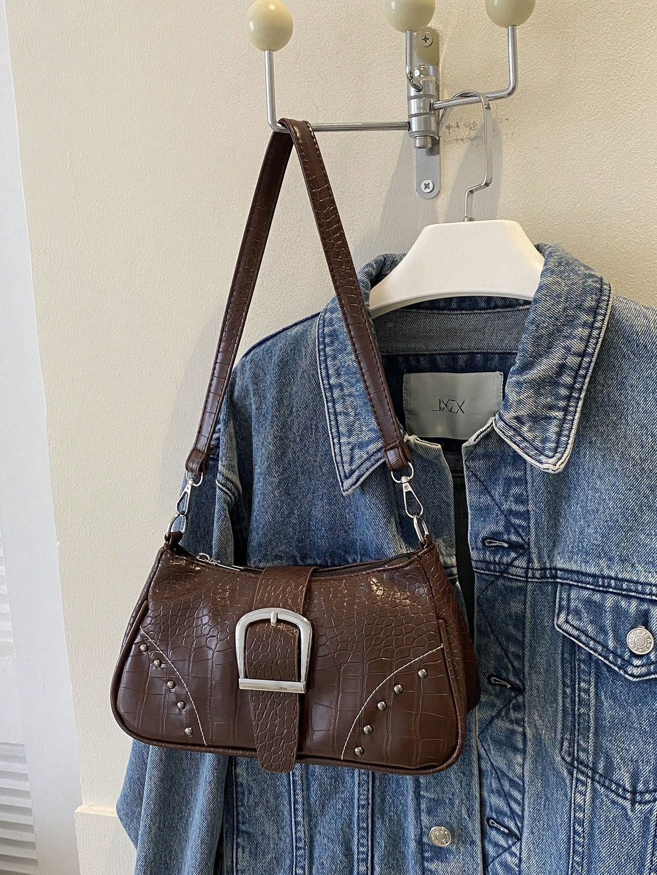 Легкая деловая повседневная сумка-хобо в стиле панк с тиснением под крокодила коричневого цвета с шипами из искусственной кожи для девочек-подростков, коричневый фото