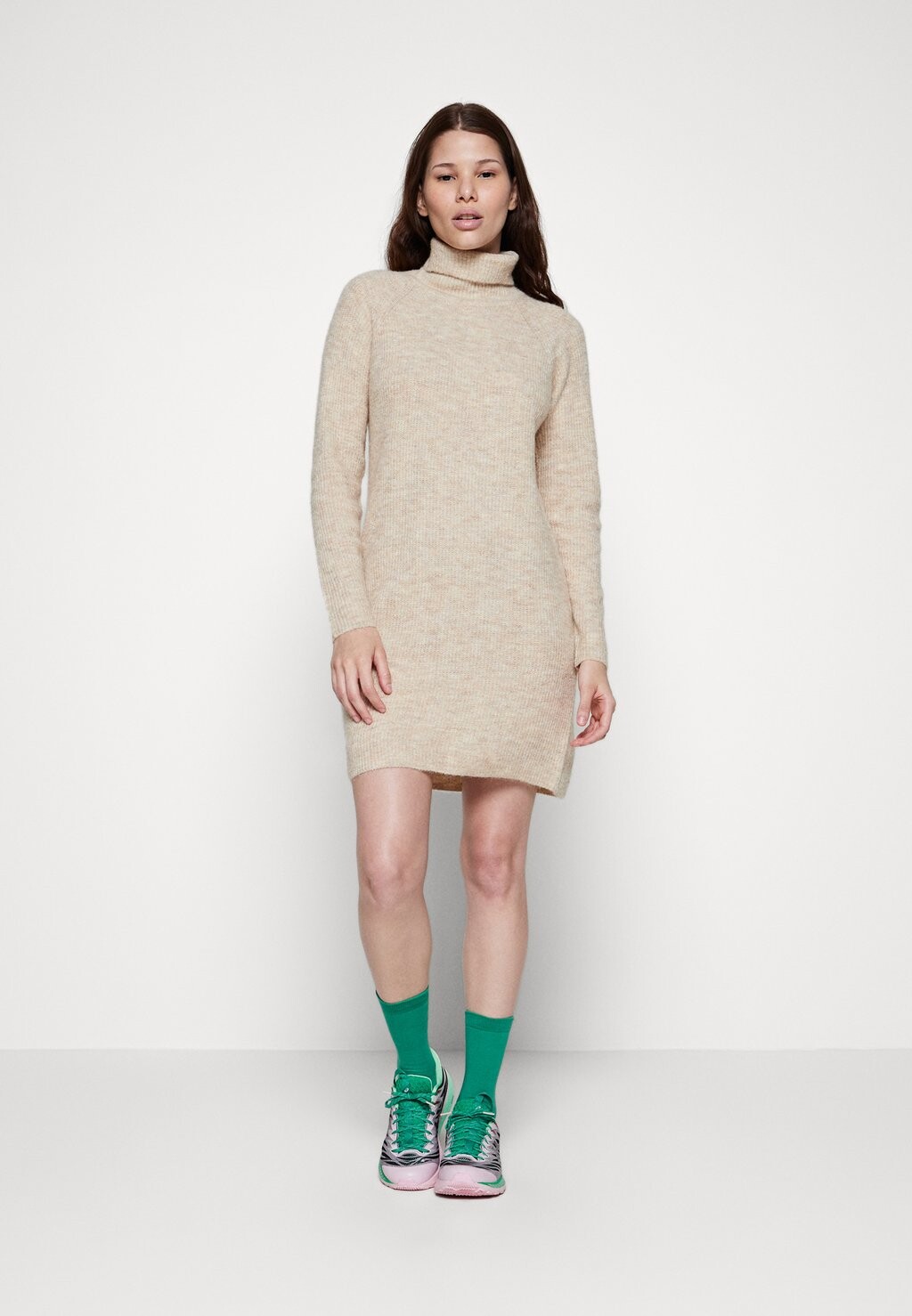

Платье трикотажное PCELLEN LS HIGH NECK NOOS BC Pieces, белый перец