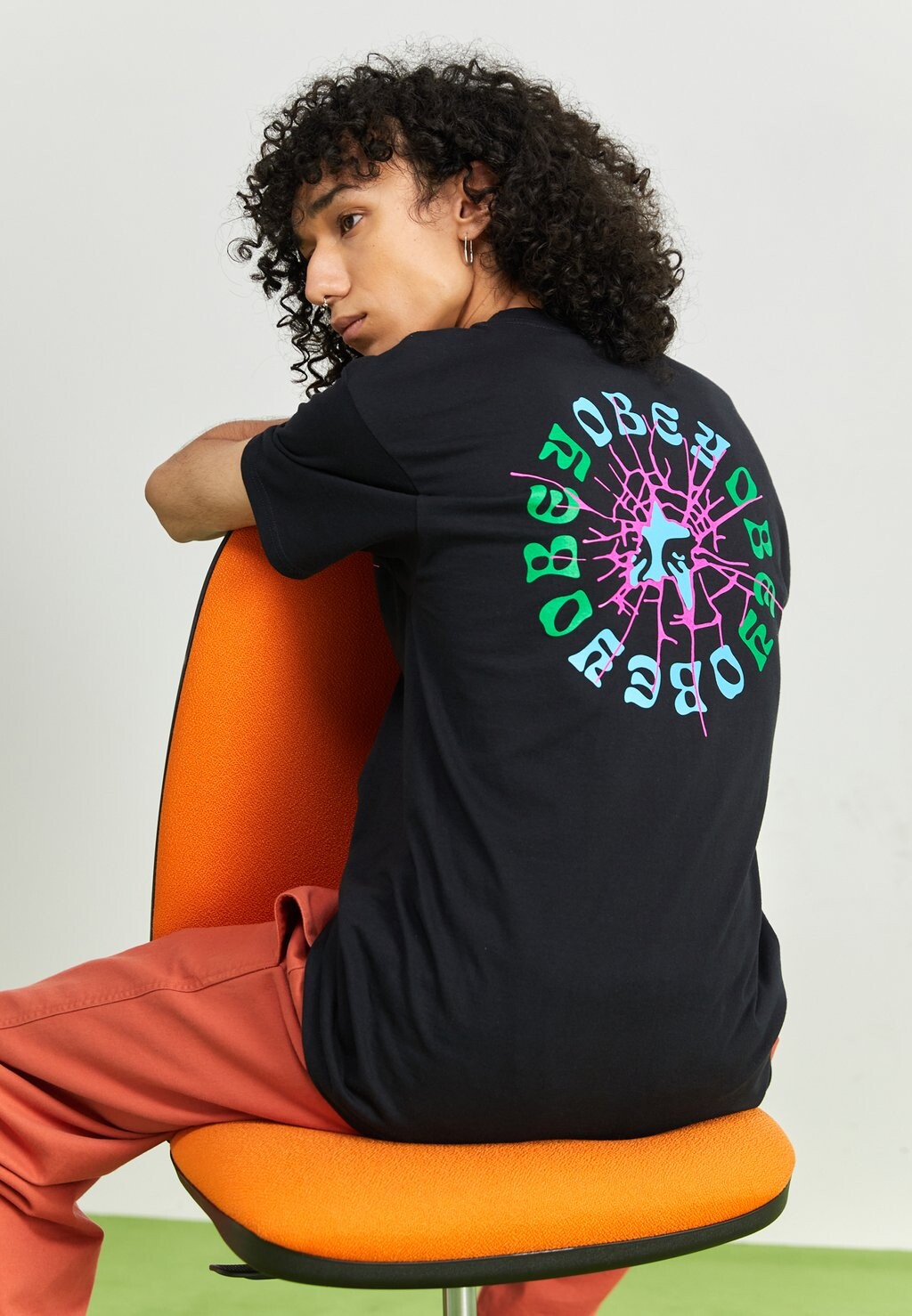 

Футболка с принтом Obey Clothing, черный