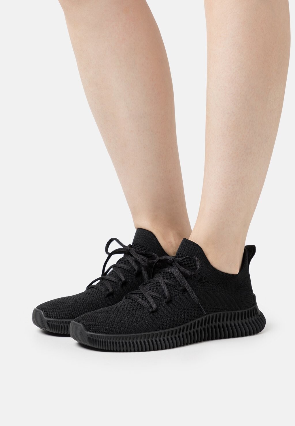 

Кроссовки ALDO, черный