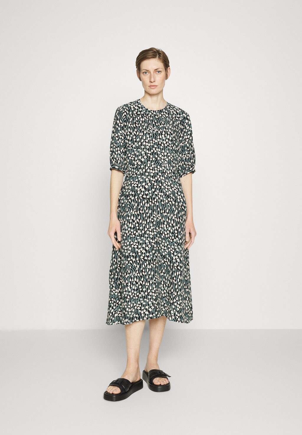 

Летнее платье Marimekko, черный/зеленый/белый