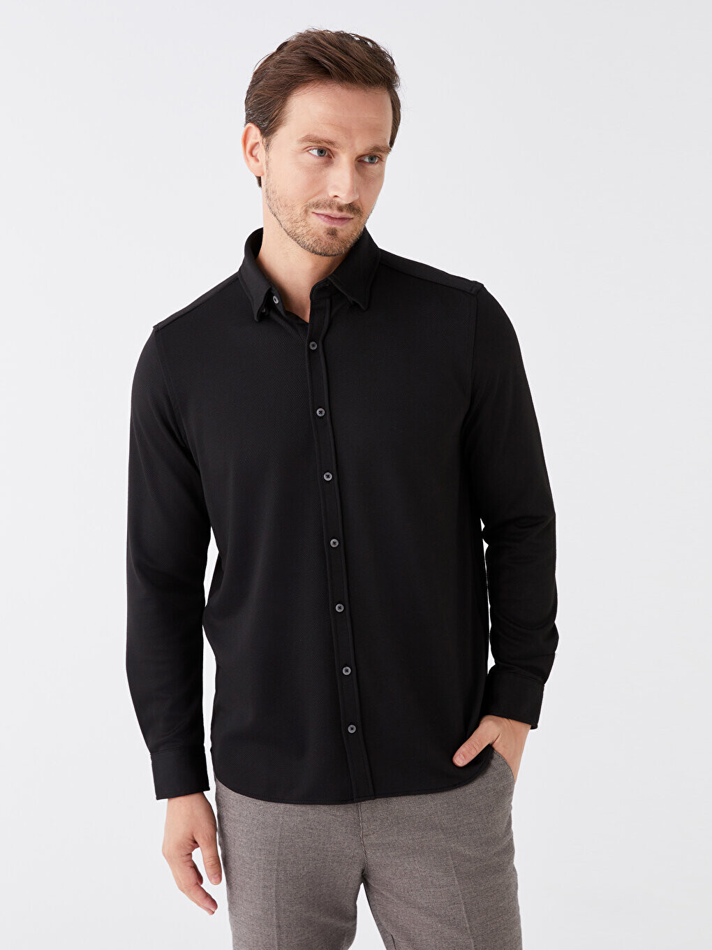 

Мужская рубашка Slim Fit с длинным рукавом LCWAIKIKI Classic, черный