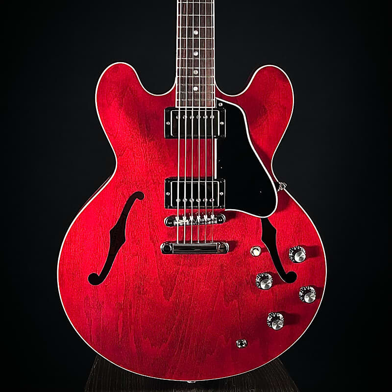 

Электрогитара Gibson ES-335