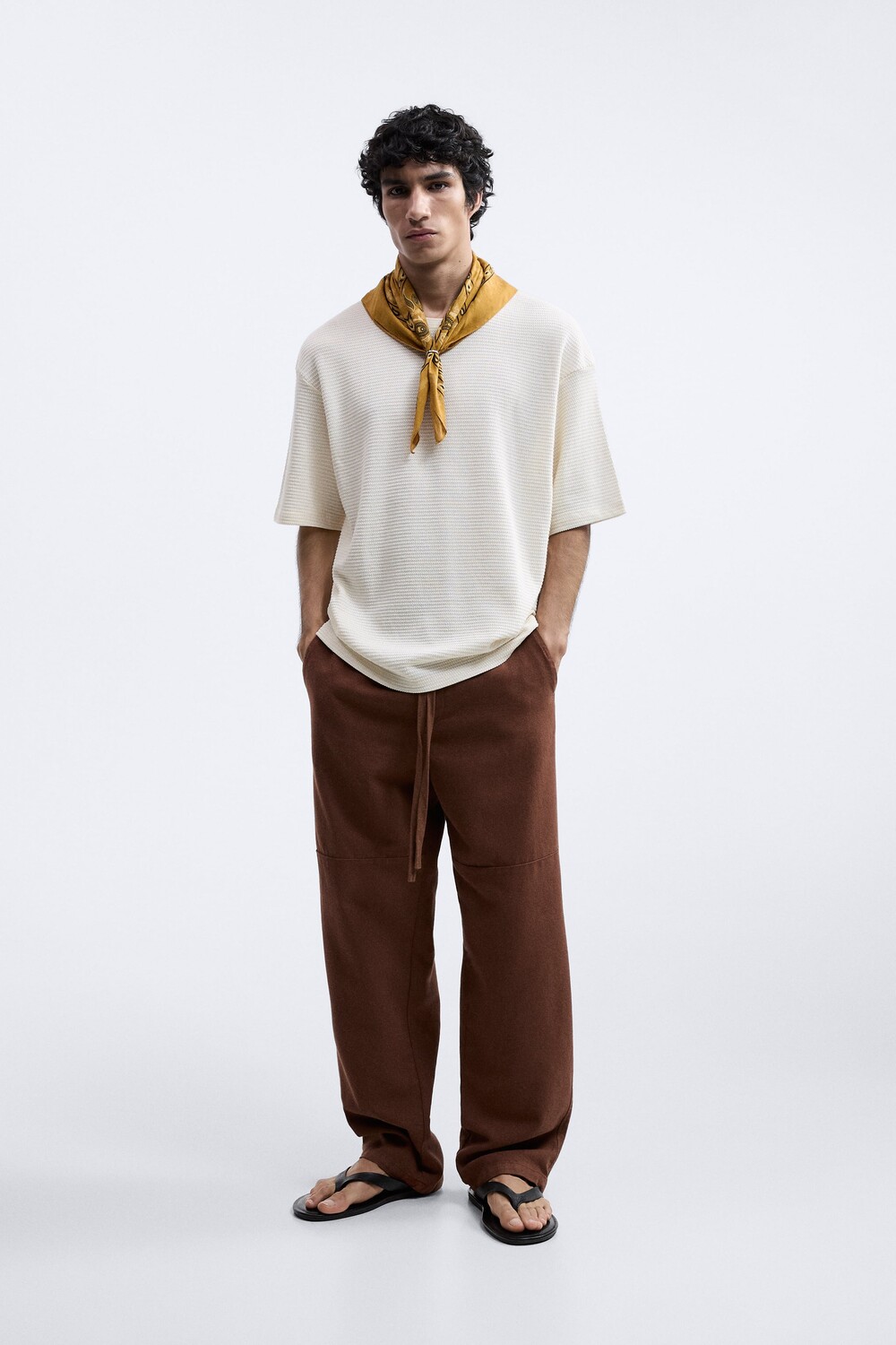 

Текстурная футболка Zara, экрю, Серый