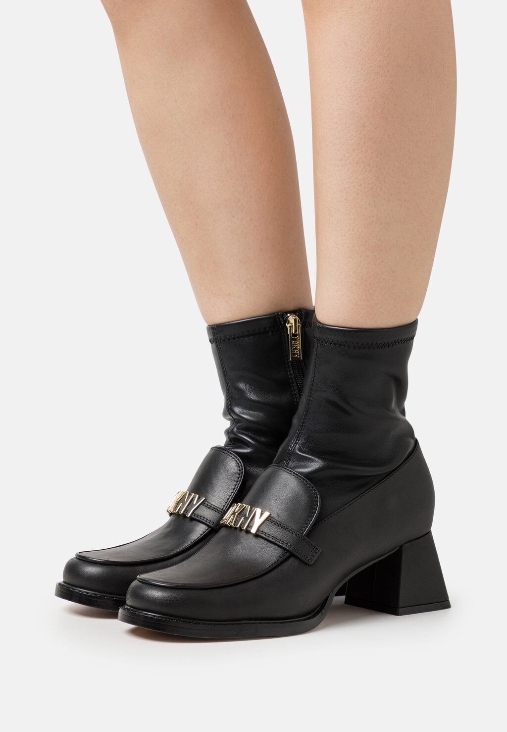 

Ботильоны DOTTSY MOCASSIN BOOT DKNY, черный