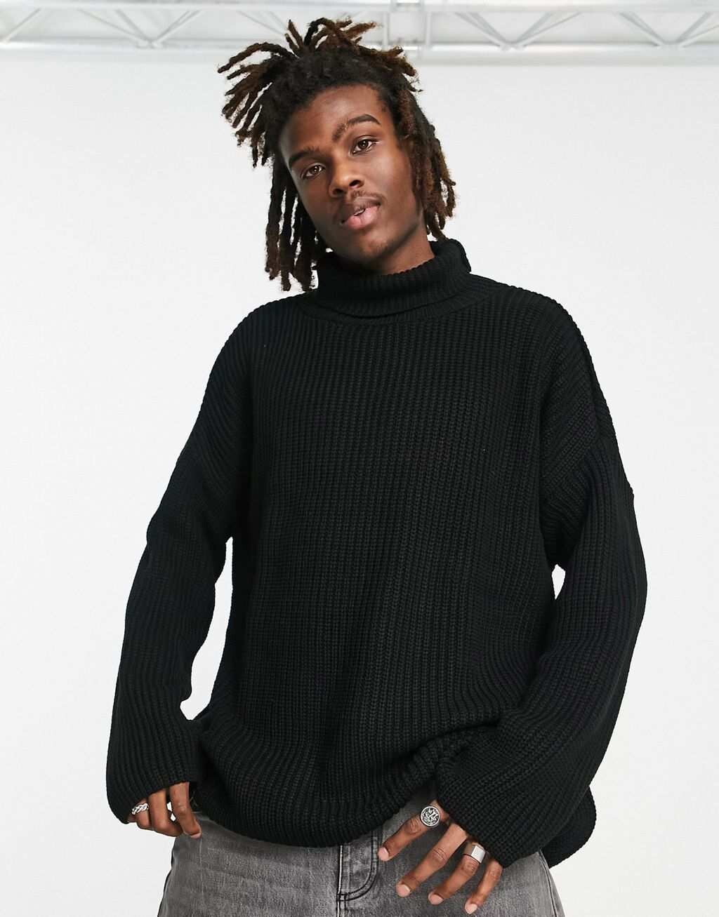 

Черный вязаный джемпер с воротником-воронкой ASOS DESIGN