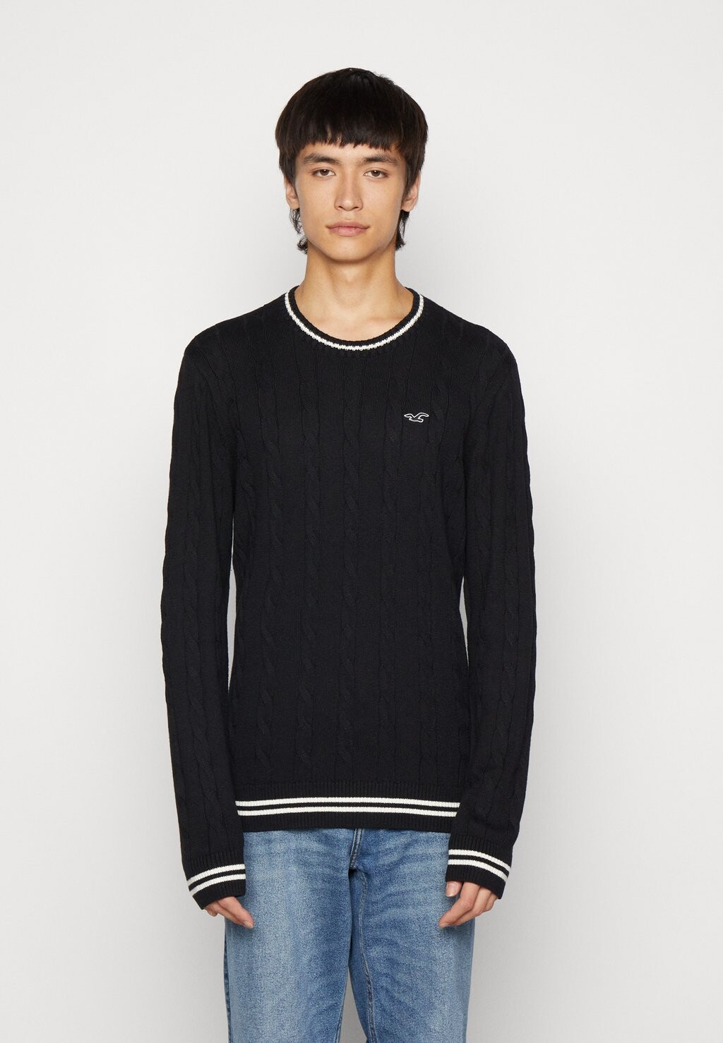 

Свитер Hollister Co.