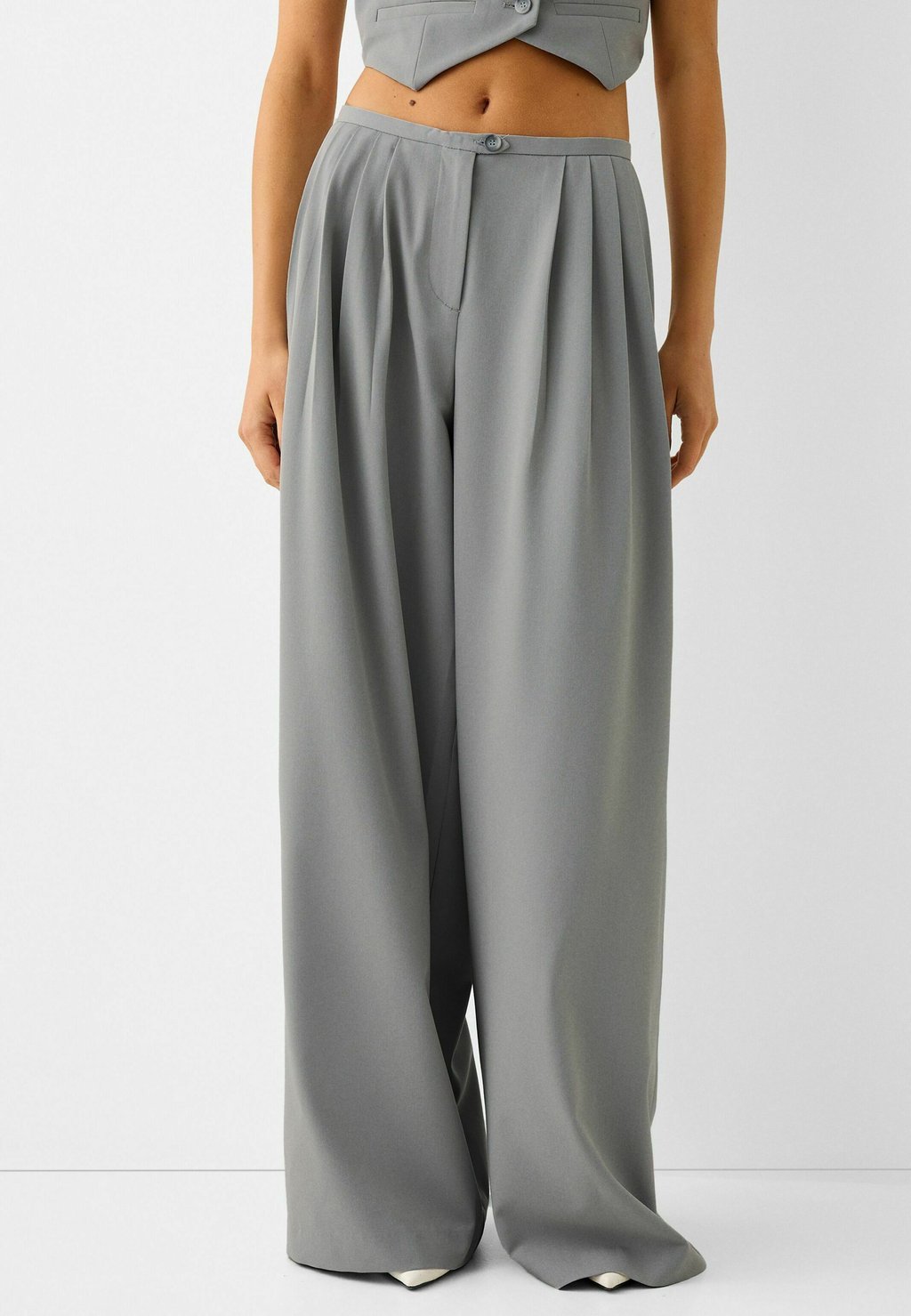 Брюки из ткани Bershka, цвет mottled grey мини юбка tailored fit bershka цвет mottled grey
