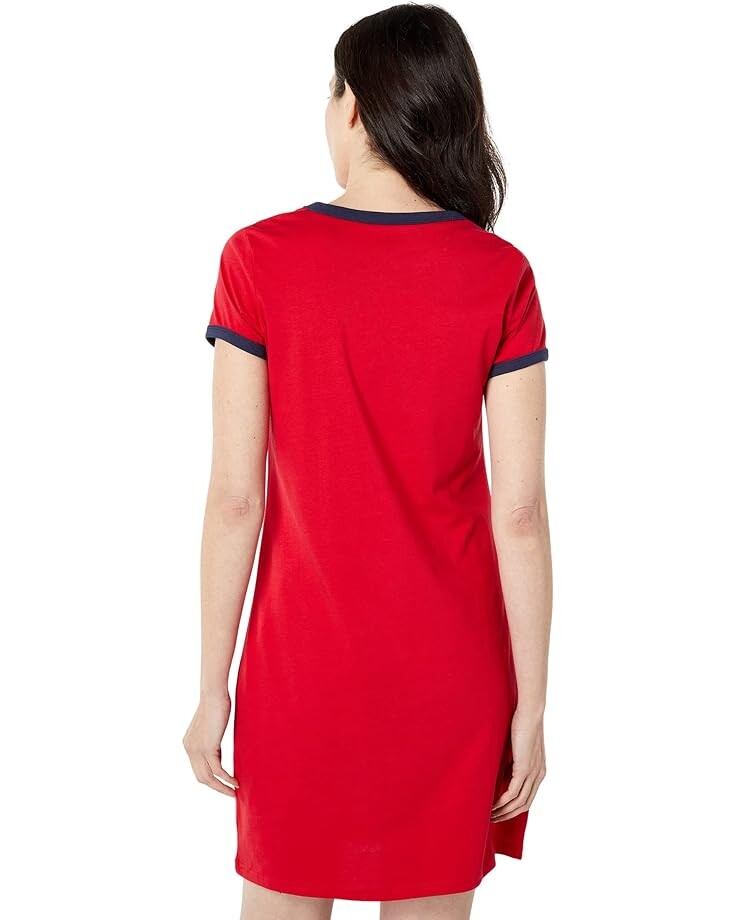 

Платье U.S. POLO ASSN. Graphic Ringer Dress, цвет Racing Red