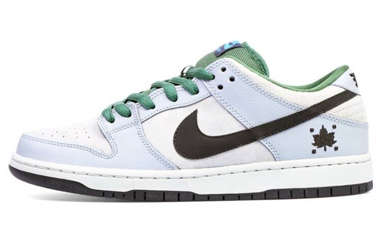 

Nike Dunk SB Low Maple Leaf Central Park