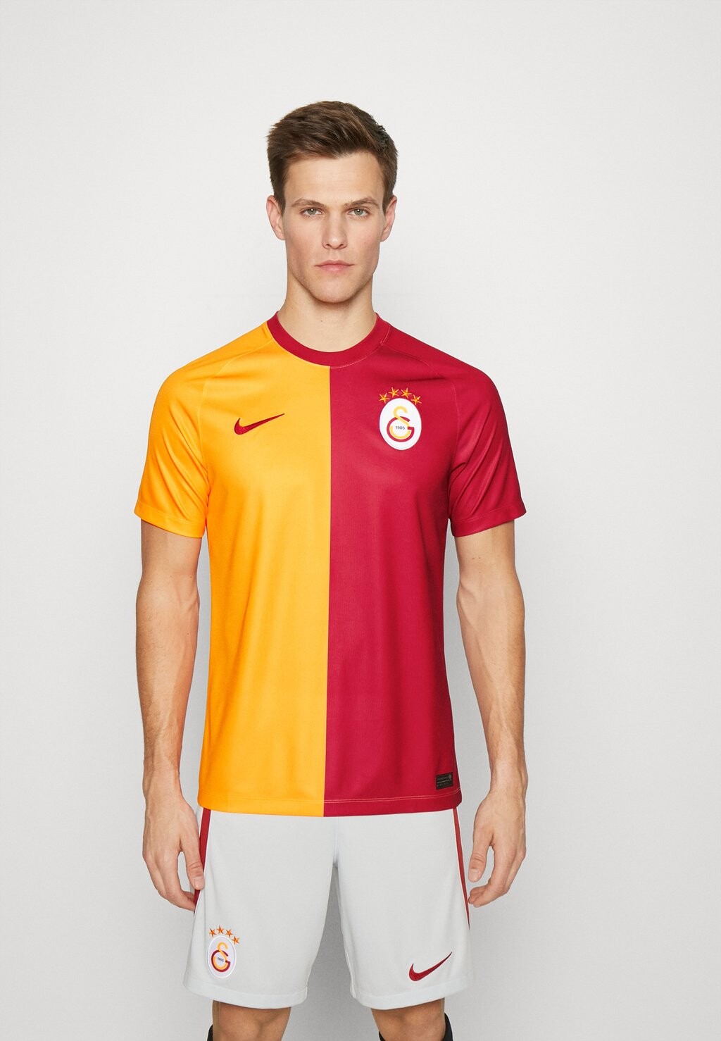 

Футболка Nike