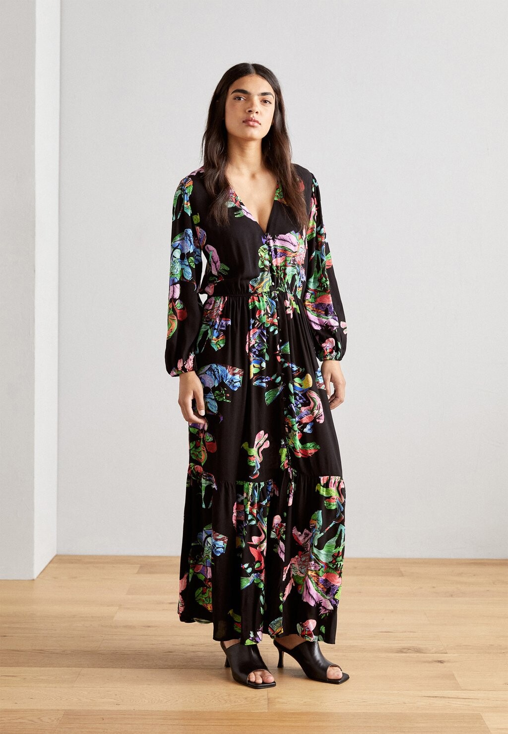 

Коктейльное платье Desigual, черный