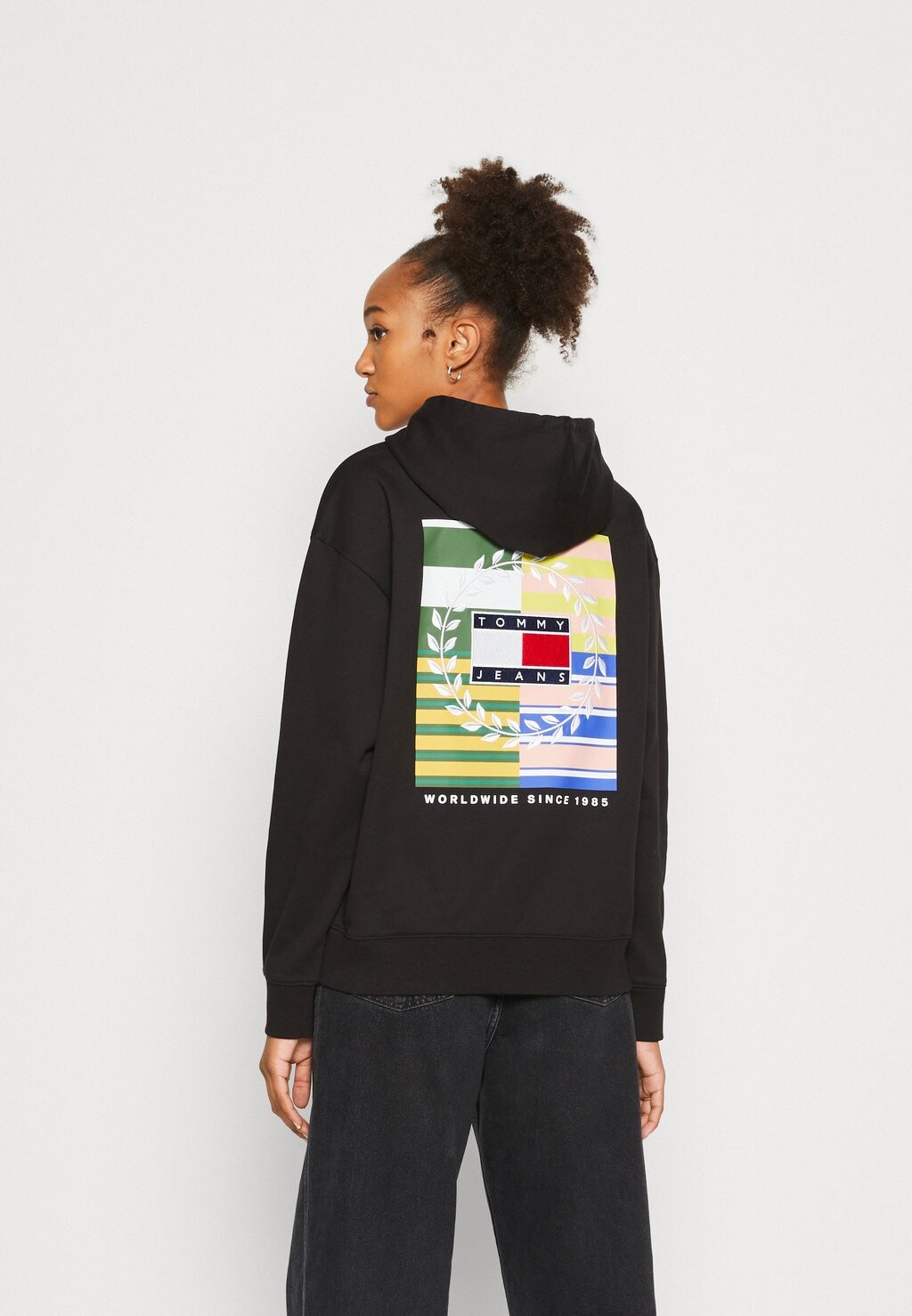

Толстовка Tommy Jeans, черный