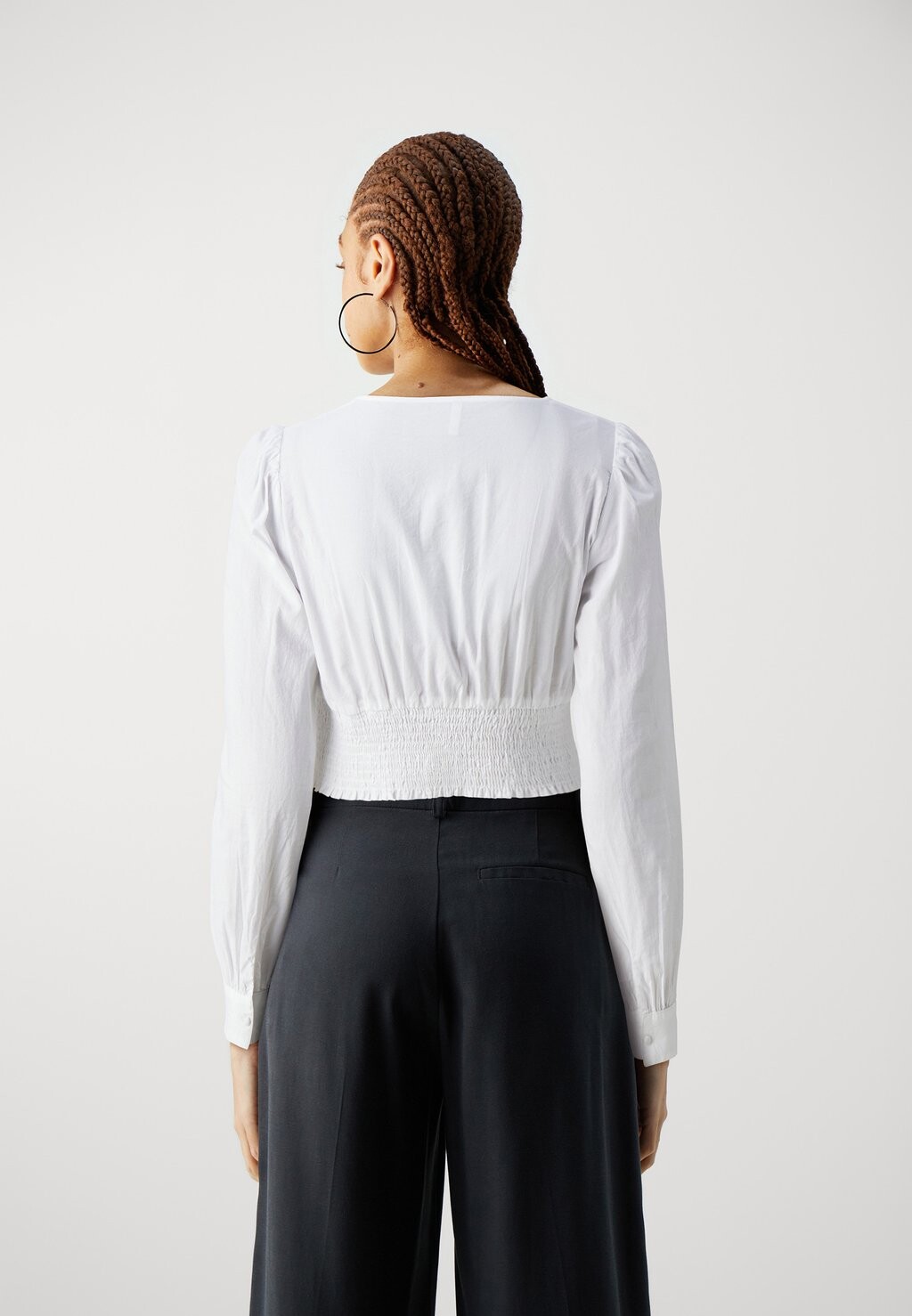 

Блуза Onllou V Neck Short ONLY, ярко-белая