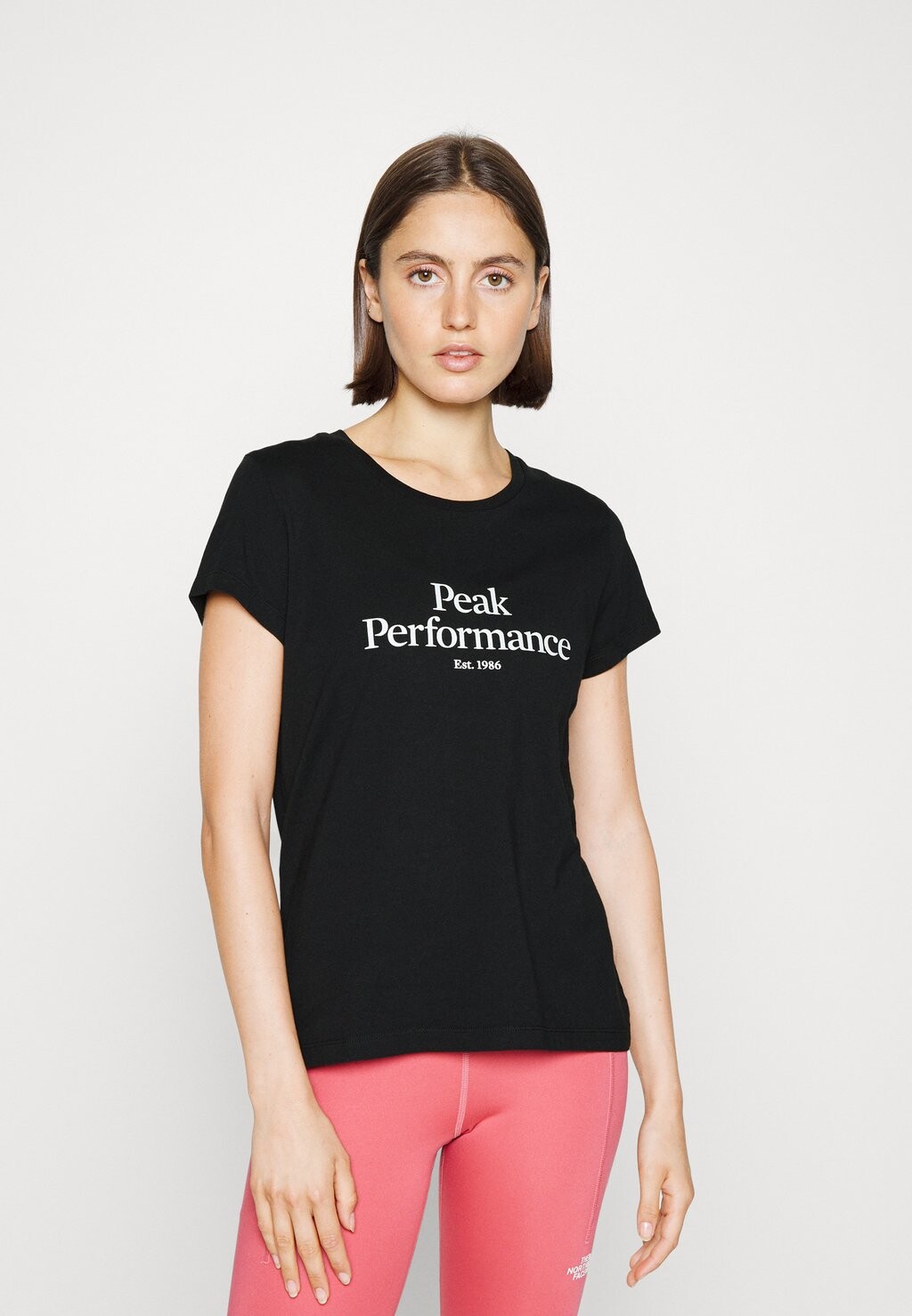 

Футболка с принтом Peak Performance, черный