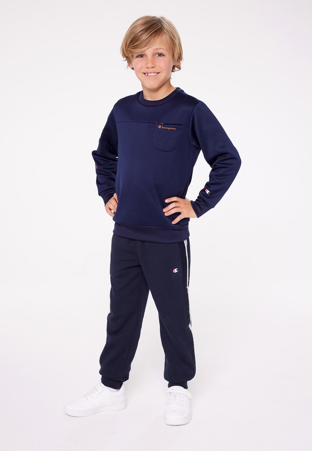 

Толстовка Tech Storm Crewneck Unisex Champion, цвет dark blue