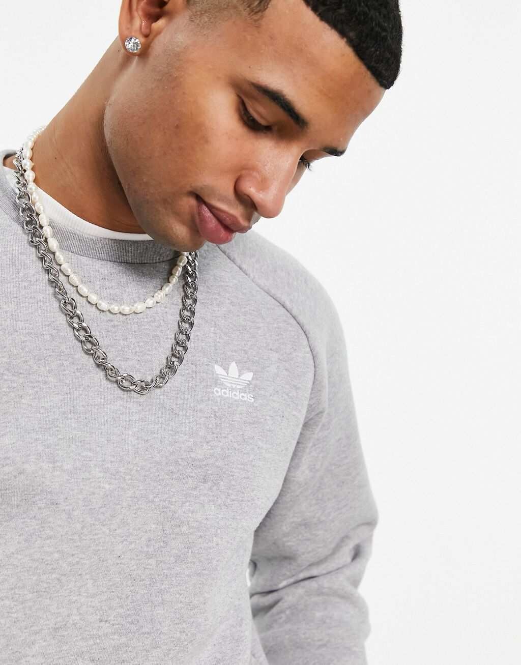 

Серая футболка adidas Originals Essentials, Серый