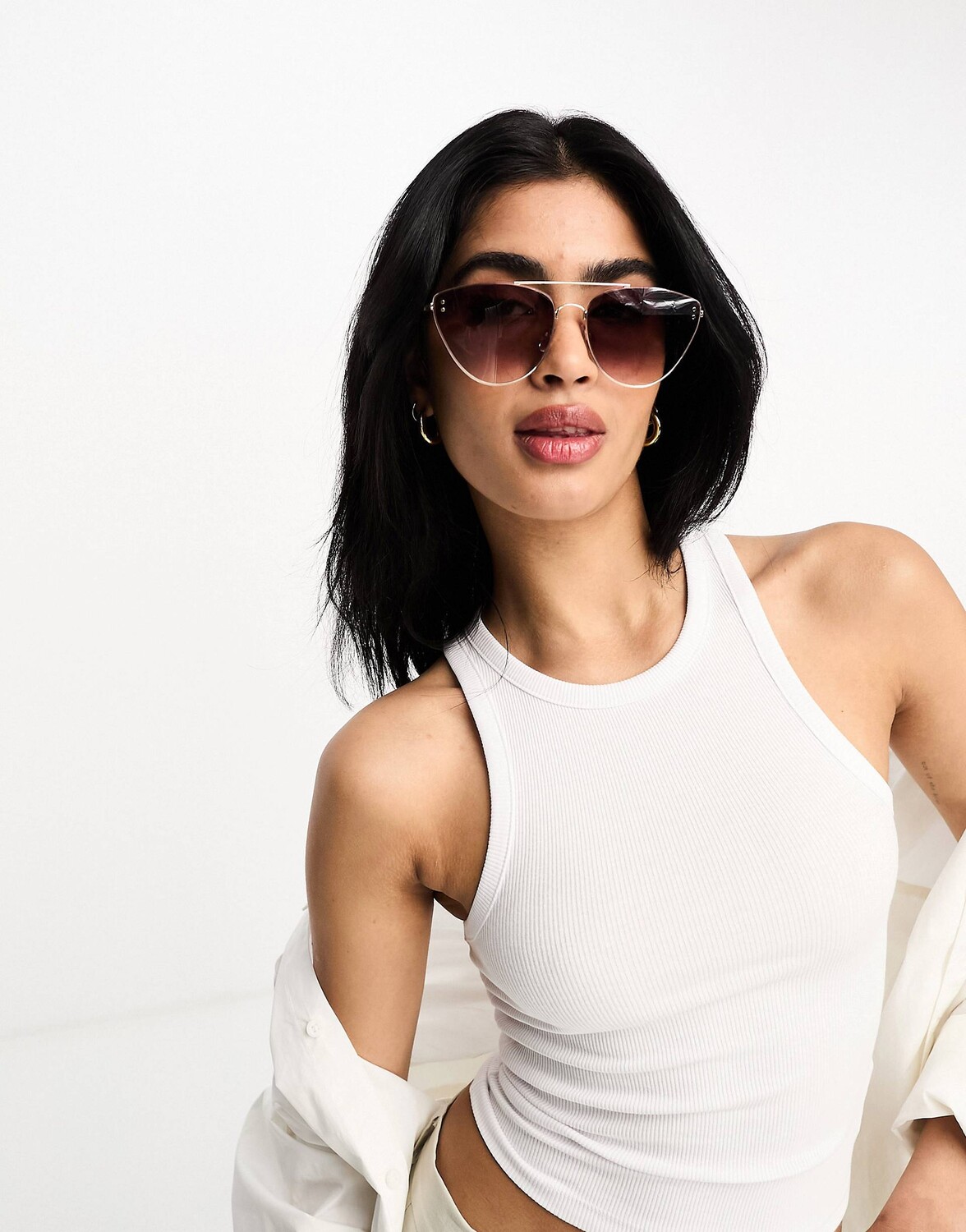 

Коричневые солнцезащитные очки в оправе \"кошачий глаз\" River Island