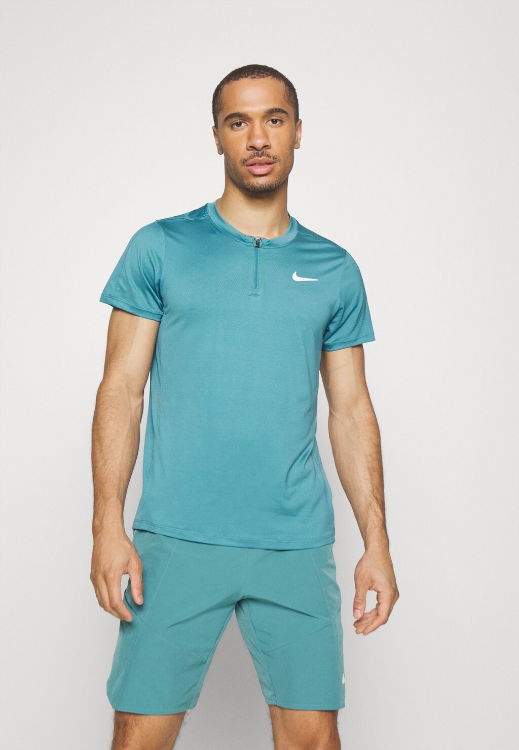 

Футболка Nike