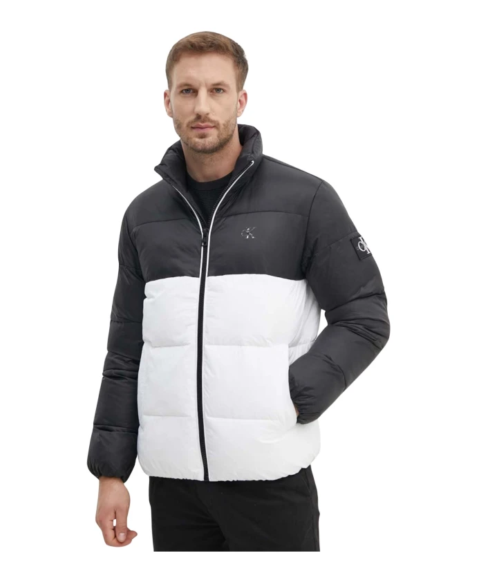 

Стильные мужские пальто сейчас в тренде Calvin Klein Jeans, белый
