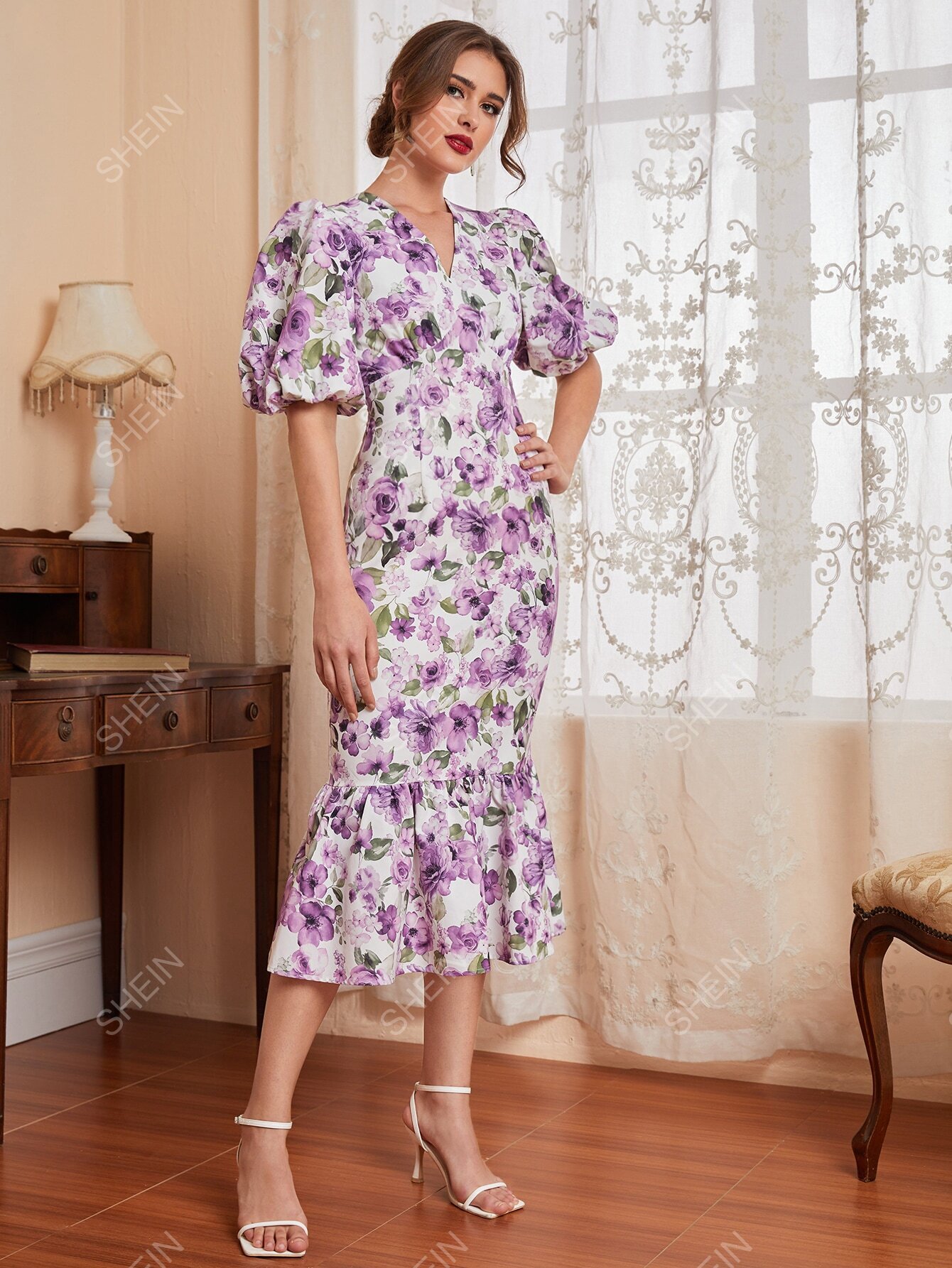 SHEIN Модельное платье с V-образным вырезом и цветочным принтом, многоцветный