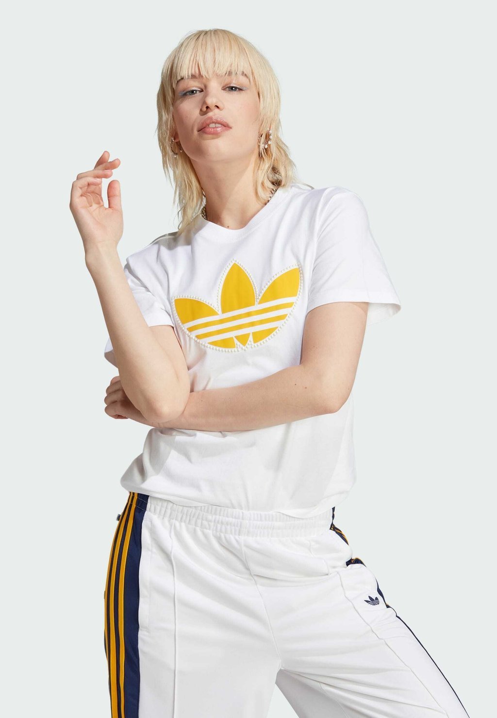 

Футболка с принтом adidas Originals, белый