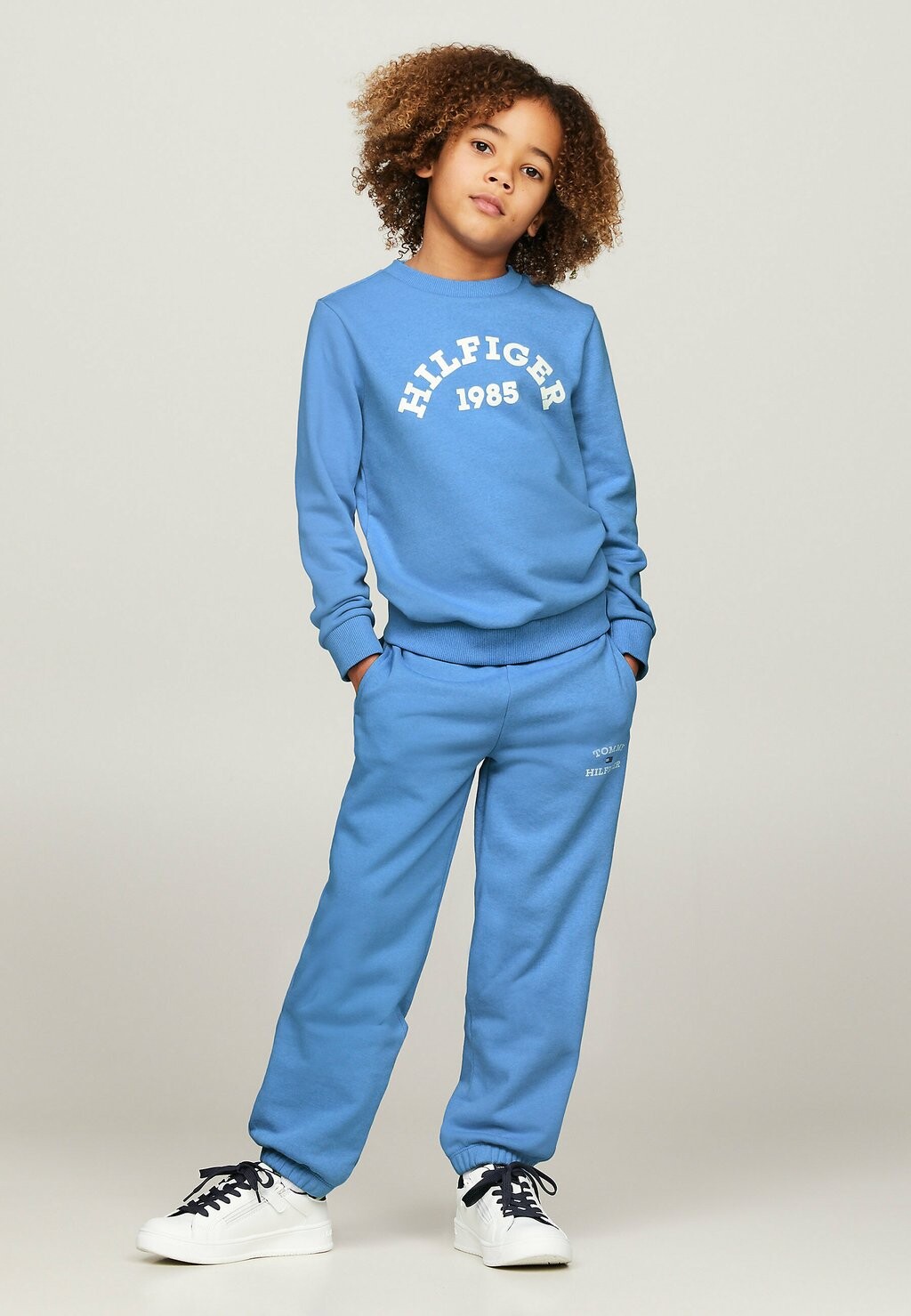 

Брюки ARCHIVE FIT LOGO Tommy Hilfiger, цвет blue spell