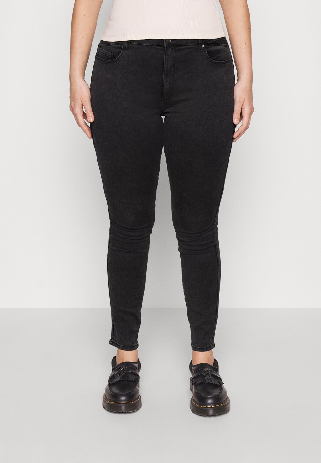 

Джинсы Skinny Fit ONLY Curve
