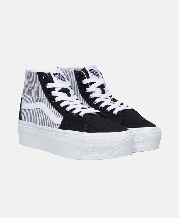 

Массивные высокие кеды Vans, черный