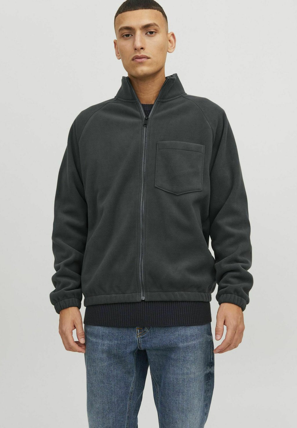 

Кардиган MIT REISSVERSCHLUSS HIGH NECK Jack & Jones, цвет Black Sand