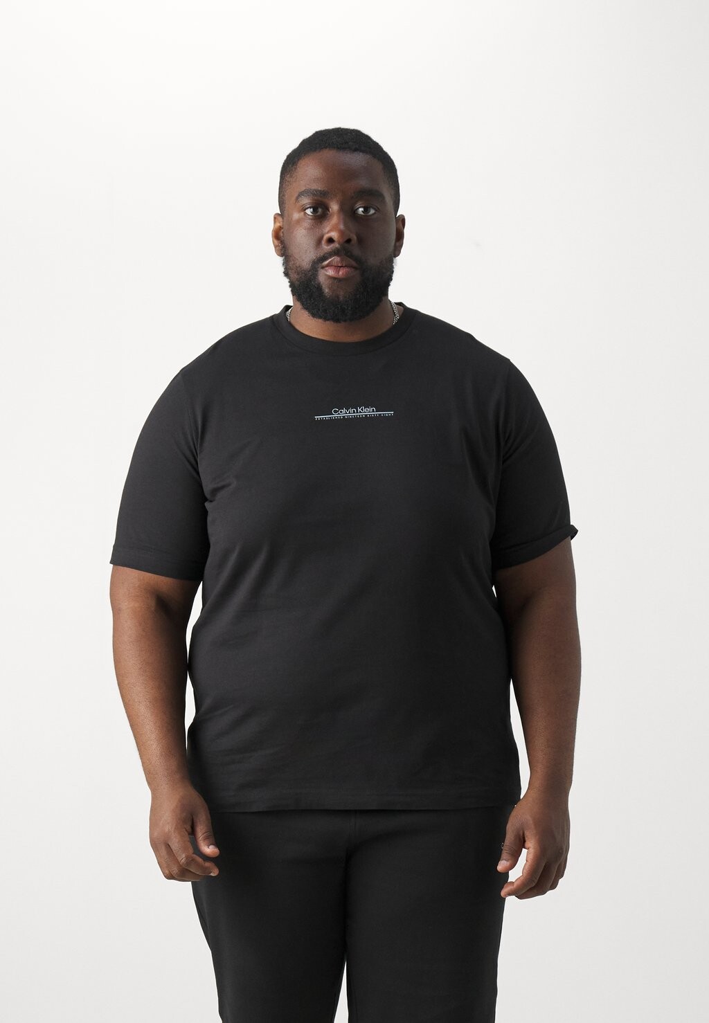 

Футболка с принтом Calvin Klein, черный