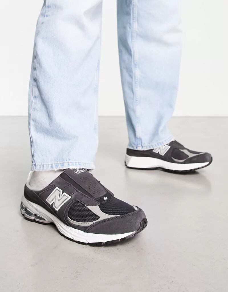 

Черные туфли-лодочки New Balance 2002