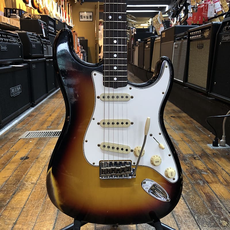 Электрогитара Fender Limited Edition Late 1964 Stratocaster Relic Target 3-Color Sunburst w/Hard Case
