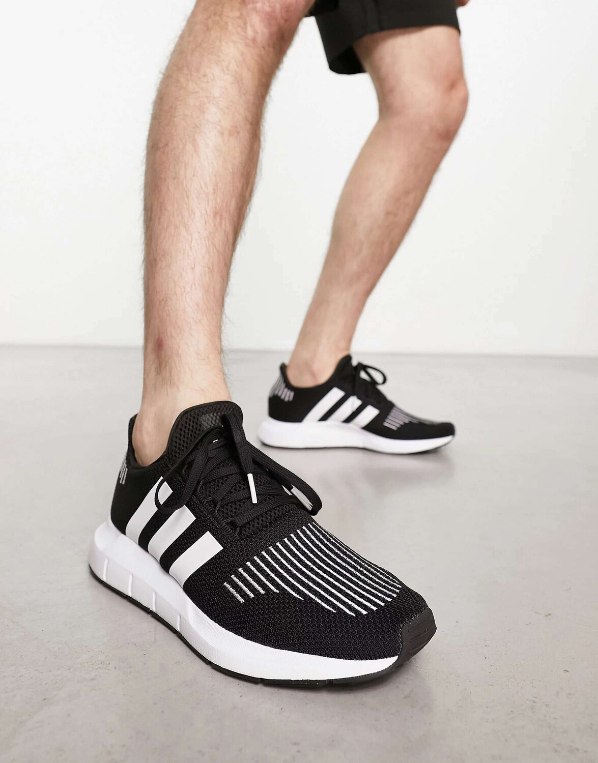 

Черно-белые кроссовки adidas Sportswear Swift Run 1.0 adidas performance, Черный